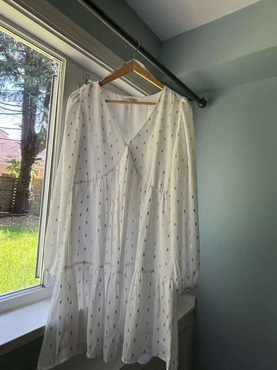 NWOT Fully Lined Apricot White V-Neck Tiered Long Sleeve Dress with Gold Foil - Picture 2 of 6